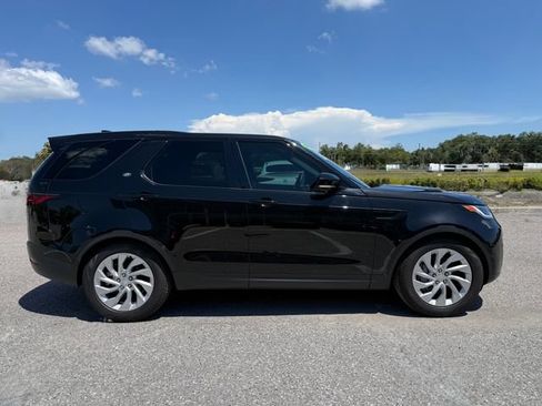 Used 2025 Land Rover Discovery S AWD/4WD image 3