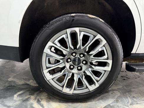 Used 2023 GMC Yukon Denali Ultimate image 31