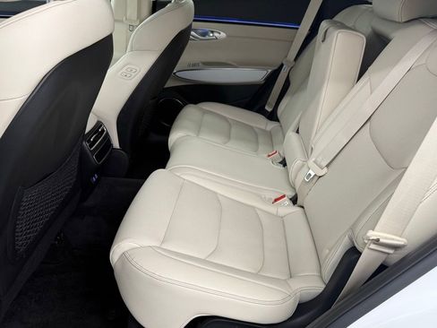 Used 2026 Genesis GV70 2.5T Select image 36