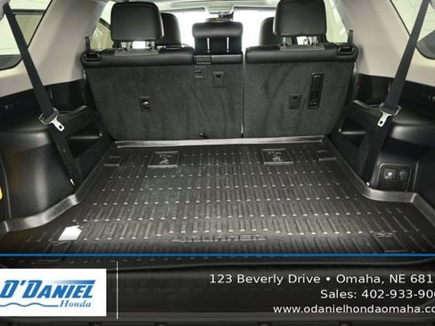 Used 2022 Toyota 4Runner SR5 Premium w/ Moonroof Package AWD/4WD image 38