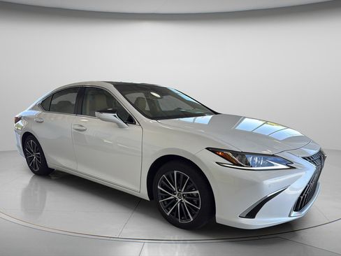 Used 2025 Lexus ES 350 w/ Premium Package FWD image 6