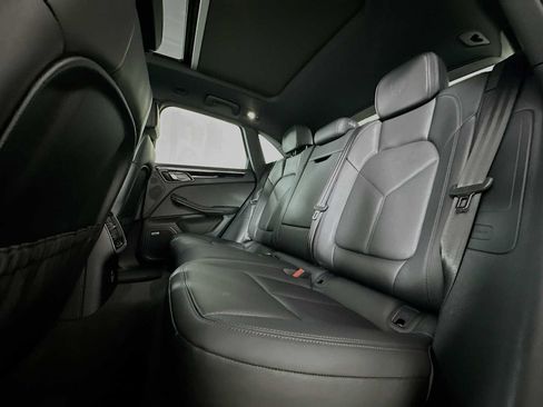 Certified 2026 Porsche Macan AWD/4WD image 23