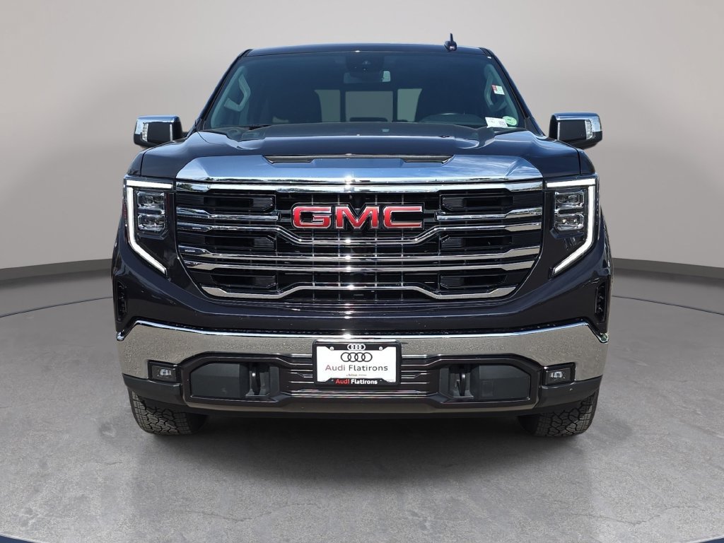 Used 2023 GMC Sierra 1500 SLT w/ SLT Premium Package AWD/4WD image 3