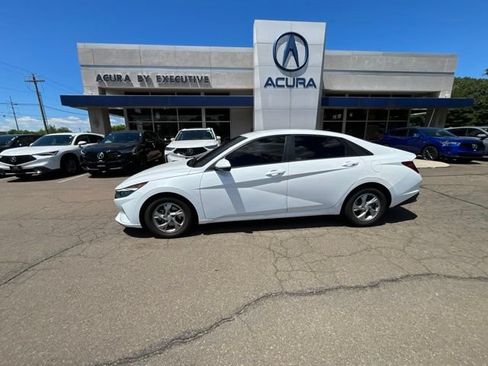 Used 2021 Hyundai Elantra SE FWD image 42