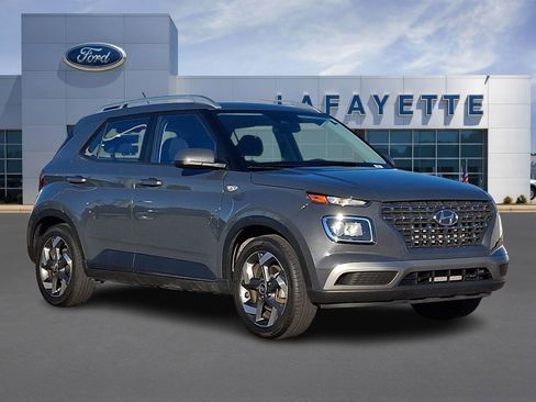 Used 2024 Hyundai Venue SEL image 1