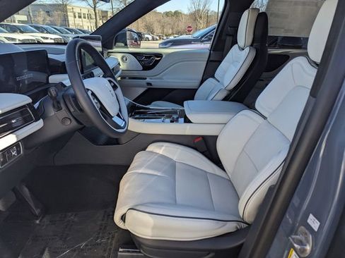 New 2026 Lincoln Aviator Black Label w/ Jet Appearance Package image 18