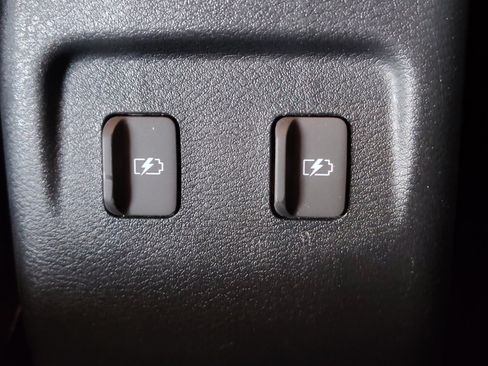 Used 2021 Nissan Kicks SR w/ SR Premium Package FWD image 32