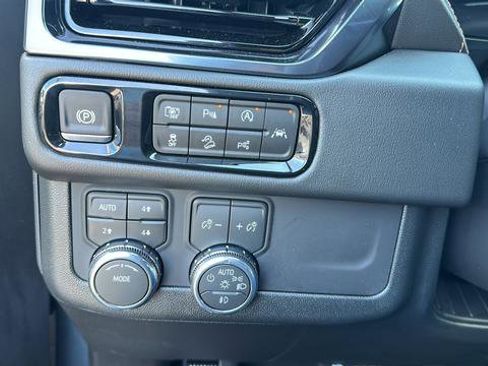 New 2026 GMC Yukon XL AT4 AWD/4WD image 22