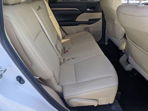 Used 2017 Toyota Highlander Limited image 27