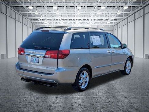 Used 2005 Toyota Sienna XLE Limited FWD image 5