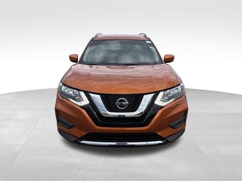 Used 2018 Nissan Rogue SV FWD image 2