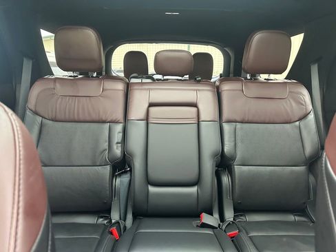 Used 2024 Ford Explorer Platinum w/ Technology Package image 34