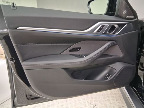 Used 2023 BMW i4 eDrive35 image 11