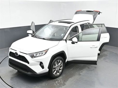 Used 2020 Toyota RAV4 XLE Premium image 51