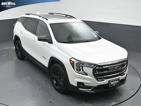 Used 2024 GMC Terrain AT4 AWD/4WD image 9