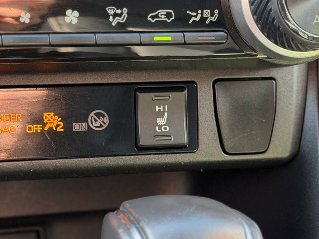 Used 2021 Toyota RAV4 XLE Premium AWD/4WD image 18