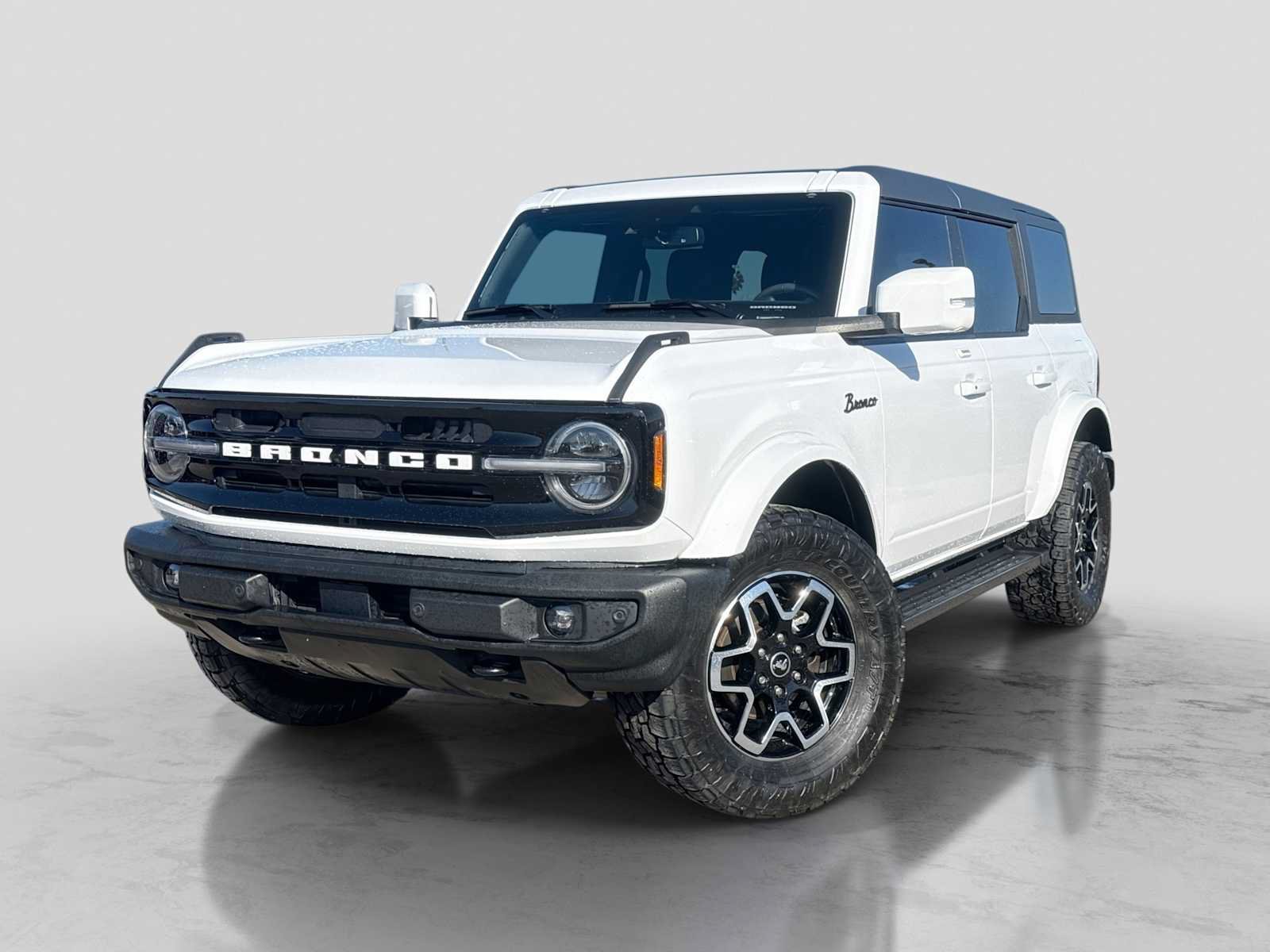 Used 2023 Ford Bronco Outer Banks AWD/4WD image 1