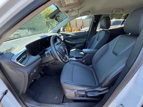Used 2025 Buick Encore GX Preferred AWD/4WD image 25