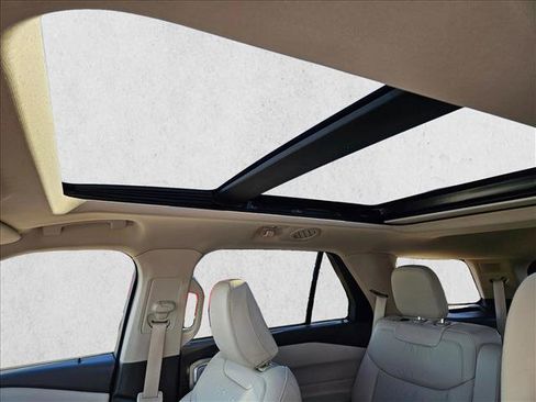 Used 2023 Ford Explorer Platinum w/ Technology Package image 16