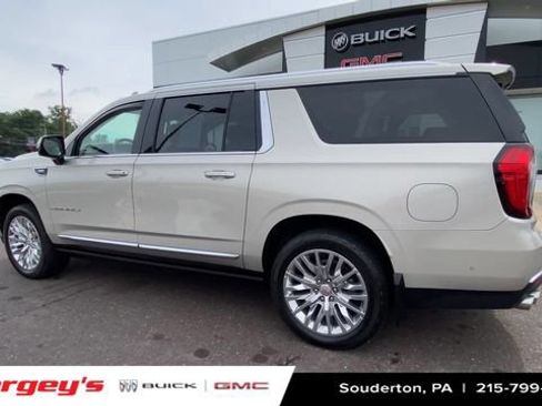 Certified 2023 GMC Yukon XL Denali w/ Denali Reserve Package AWD/4WD image 8