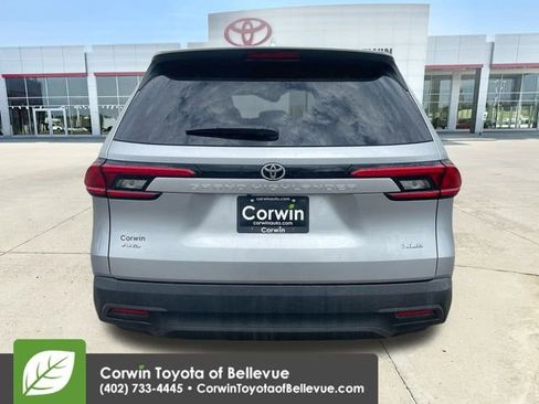 Used 2024 Toyota Grand Highlander XLE image 7