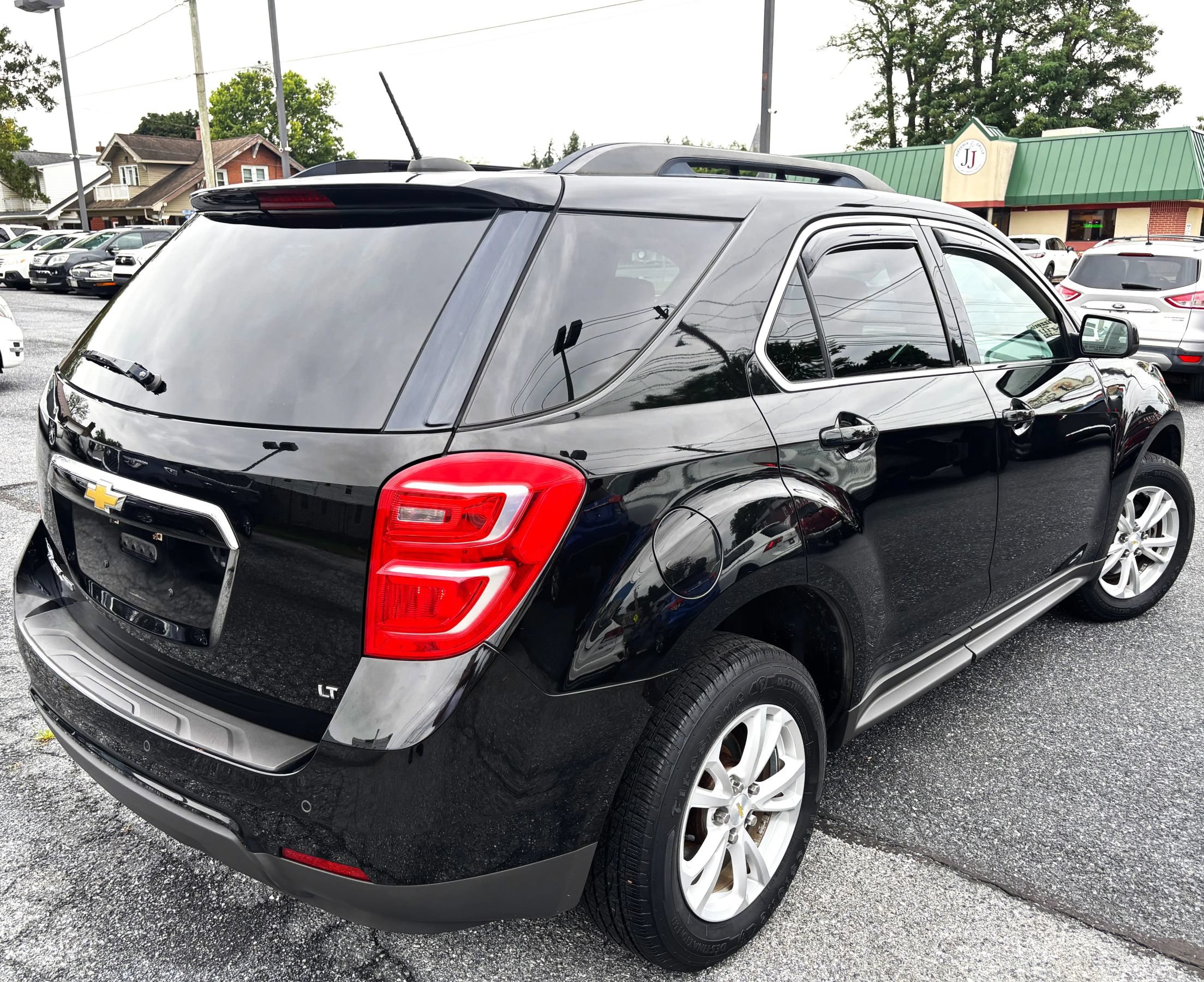 Used 2017 Chevrolet Equinox LT w/ Driver Confidence Package II AWD/4WD image 5
