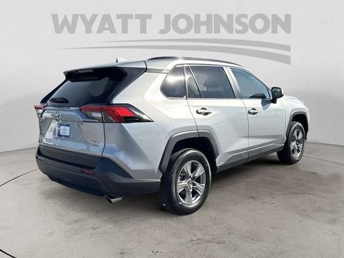 Used 2024 Toyota RAV4 XLE AWD/4WD image 5