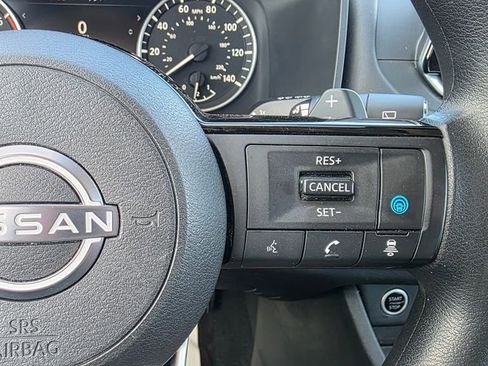 Used 2022 Nissan Rogue SV image 28