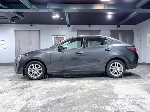Used 2018 Toyota Yaris iA image 5
