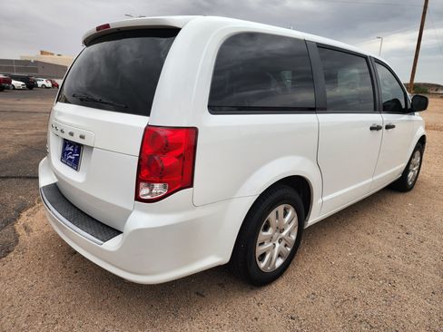 Used 2019 Dodge Grand Caravan SE w/ UConnect Hands-Free Group FWD image 5