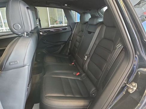Used 2025 Porsche Macan AWD/4WD image 23