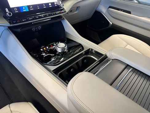 New 2026 Jeep Grand Wagoneer L 4WD image 32
