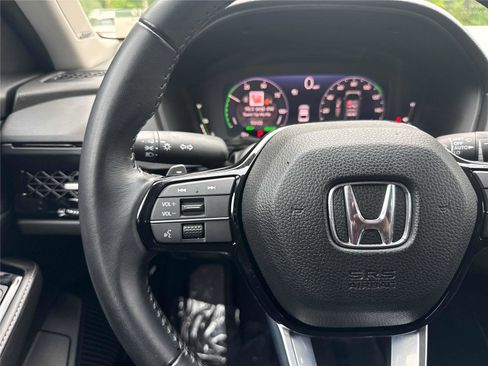 Used 2023 Honda Accord Touring image 18