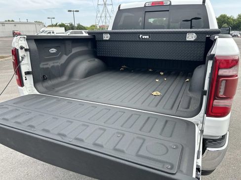 Used 2021 RAM 1500 Laramie AWD/4WD image 19