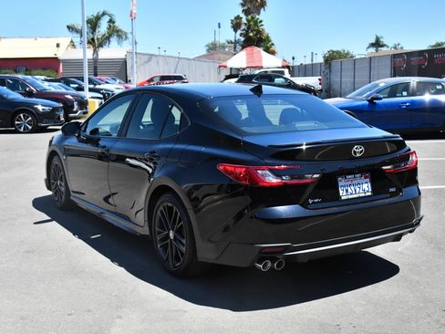 Used 2026 Toyota Camry SE w/ Convenience Package FWD image 6