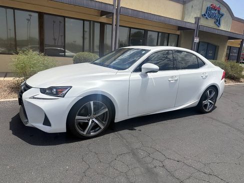 Used 2018 Lexus IS 300 AWD w/ Comfort Package image 3
