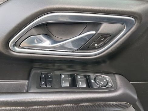 Used 2021 GMC Yukon XL SLT image 15