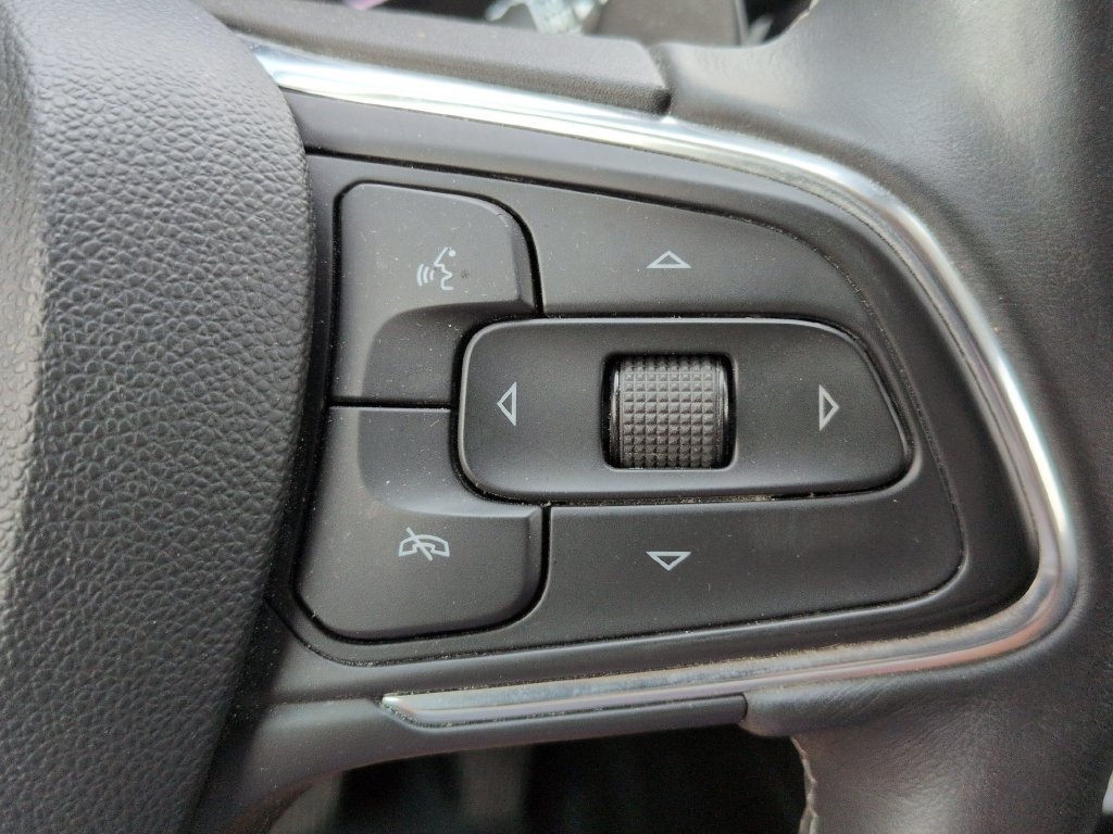 Used 2021 Buick Envision Essence w/ Technology Package I AWD/4WD image 18
