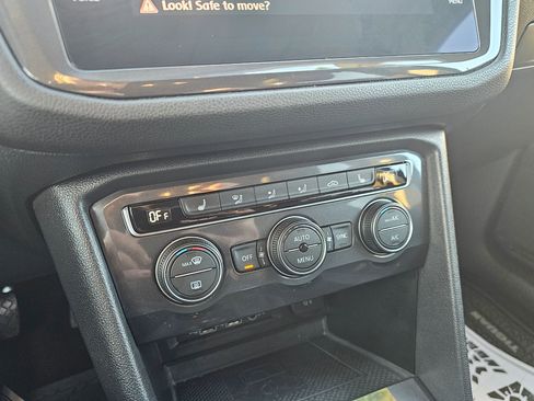 Used 2020 Volkswagen Tiguan SEL image 26