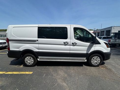 Used 2024 Ford Transit 250 Low Roof w/ Exterior Upgrade Package RWD image 9