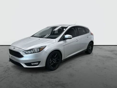 Used 2016 Ford Focus SE w/ Equipment Group 201A FWD image 8