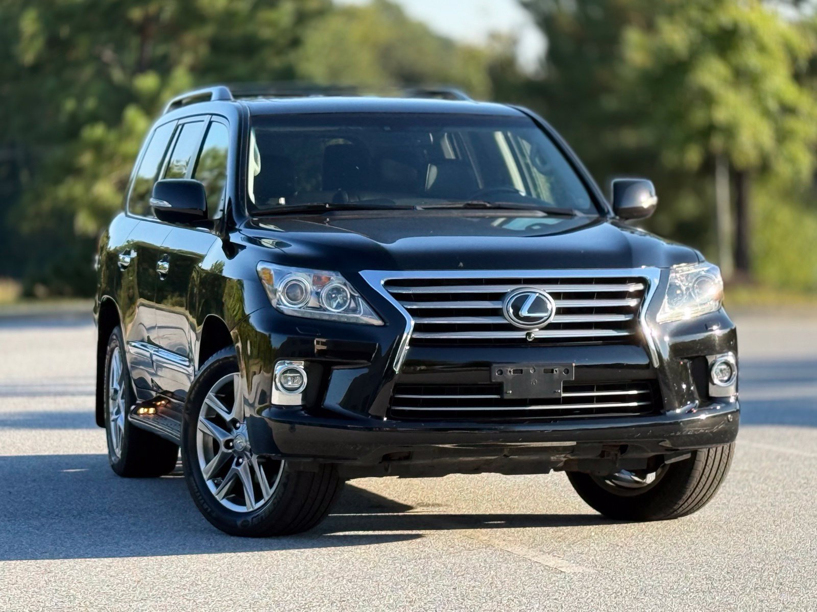 Used 2015 Lexus LX 570 4WD image 4