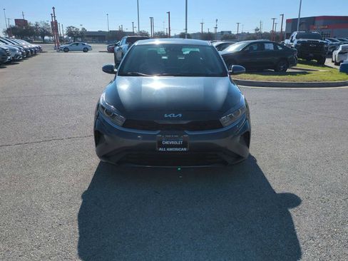 Used 2023 Kia Forte LXS w/ LXS Technology Package image 3