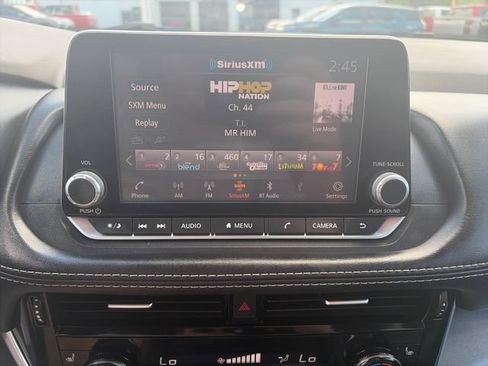 Used 2021 Nissan Rogue SV w/ Premium Package AWD/4WD image 18