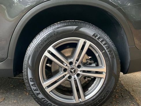 Used 2020 Mercedes-Benz GLC 300 w/ Premium Package image 5