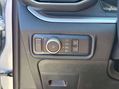 Used 2021 Ford Explorer XLT w/ Equipment Group 202A AWD/4WD image 21