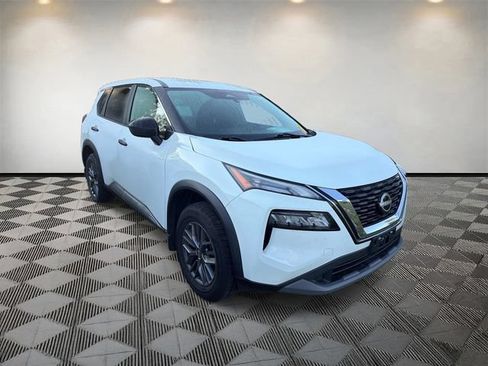 Used 2023 Nissan Rogue S AWD/4WD image 3
