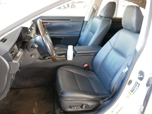 Used 2015 Lexus ES 350 w/ Premium Package image 2