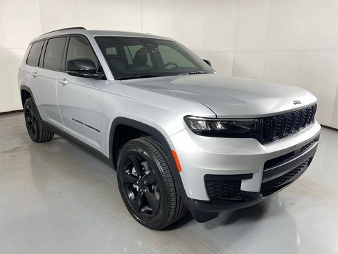 New 2025 Jeep Grand Cherokee L Laredo AWD/4WD image 2