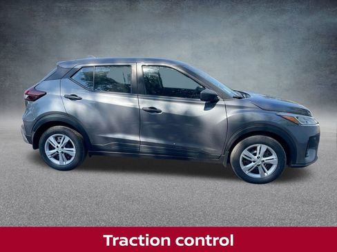 New 2025 Nissan Kicks Play S image 18